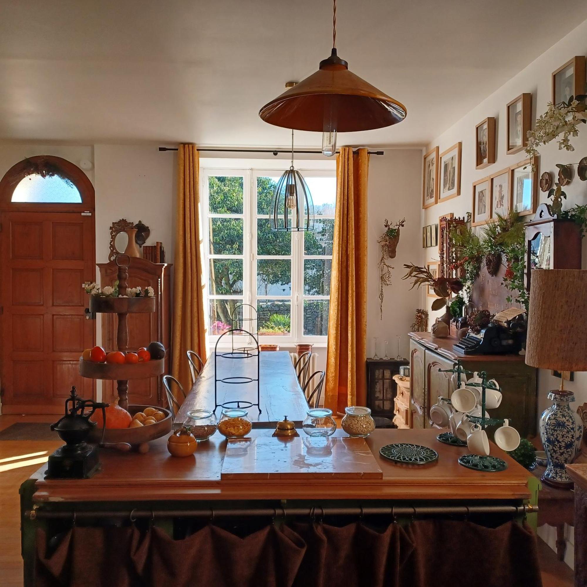 Le Banellou Bed & Breakfast แก็งแปร์ ภายนอก รูปภาพ