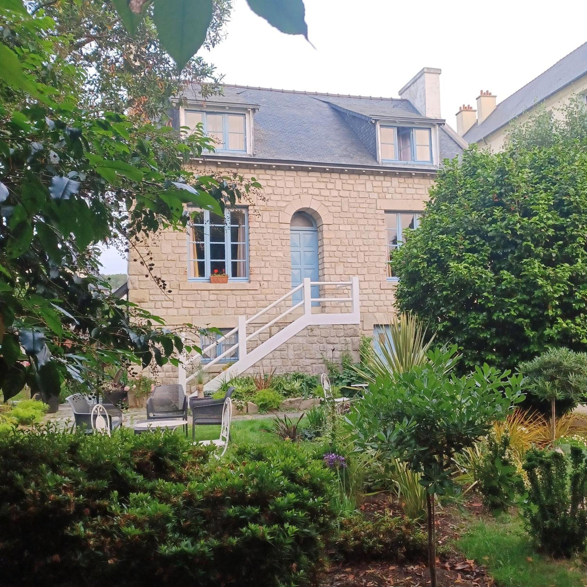 Le Banellou Bed & Breakfast แก็งแปร์ ภายนอก รูปภาพ
