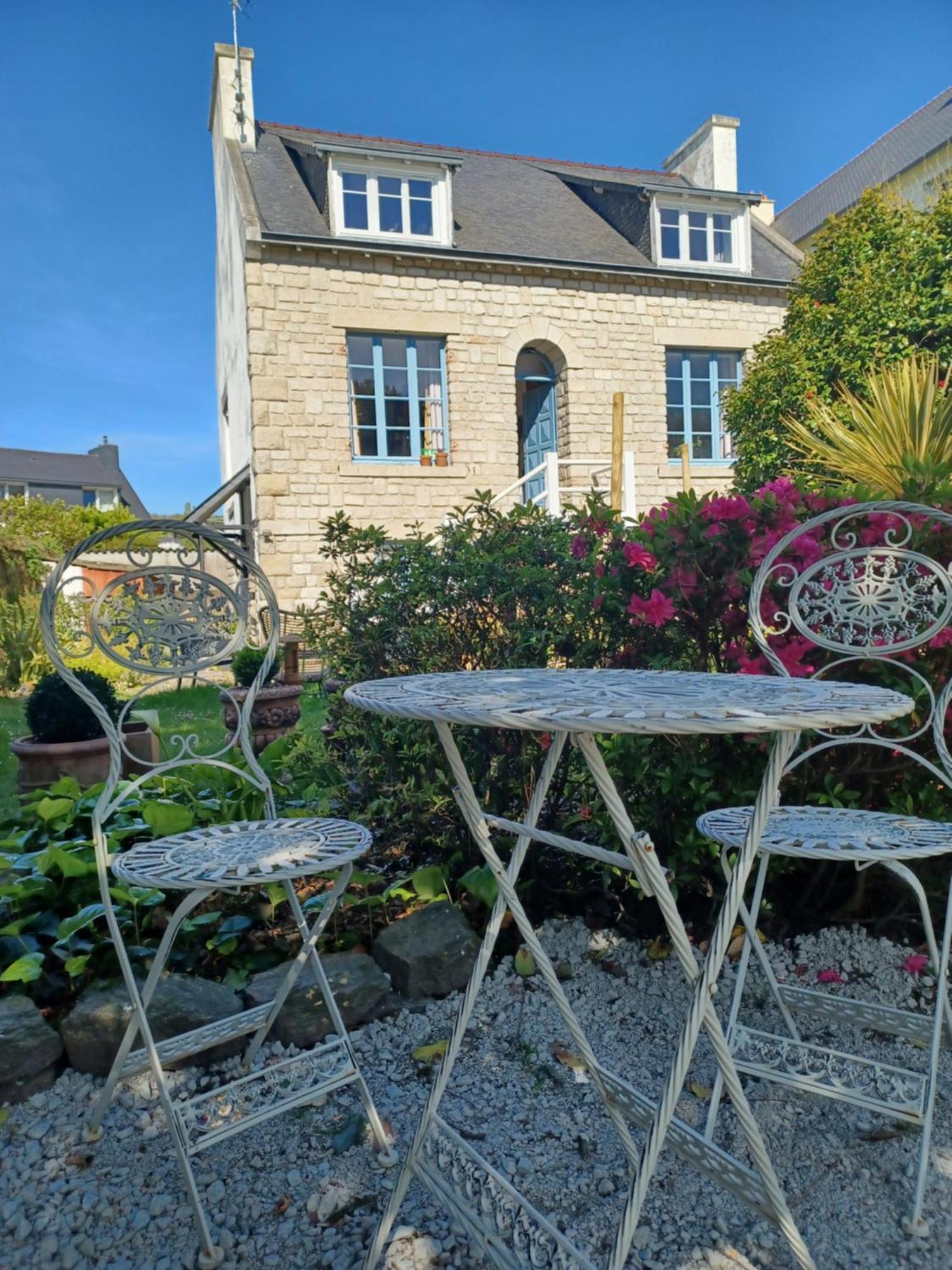 Le Banellou Bed & Breakfast แก็งแปร์ ภายนอก รูปภาพ
