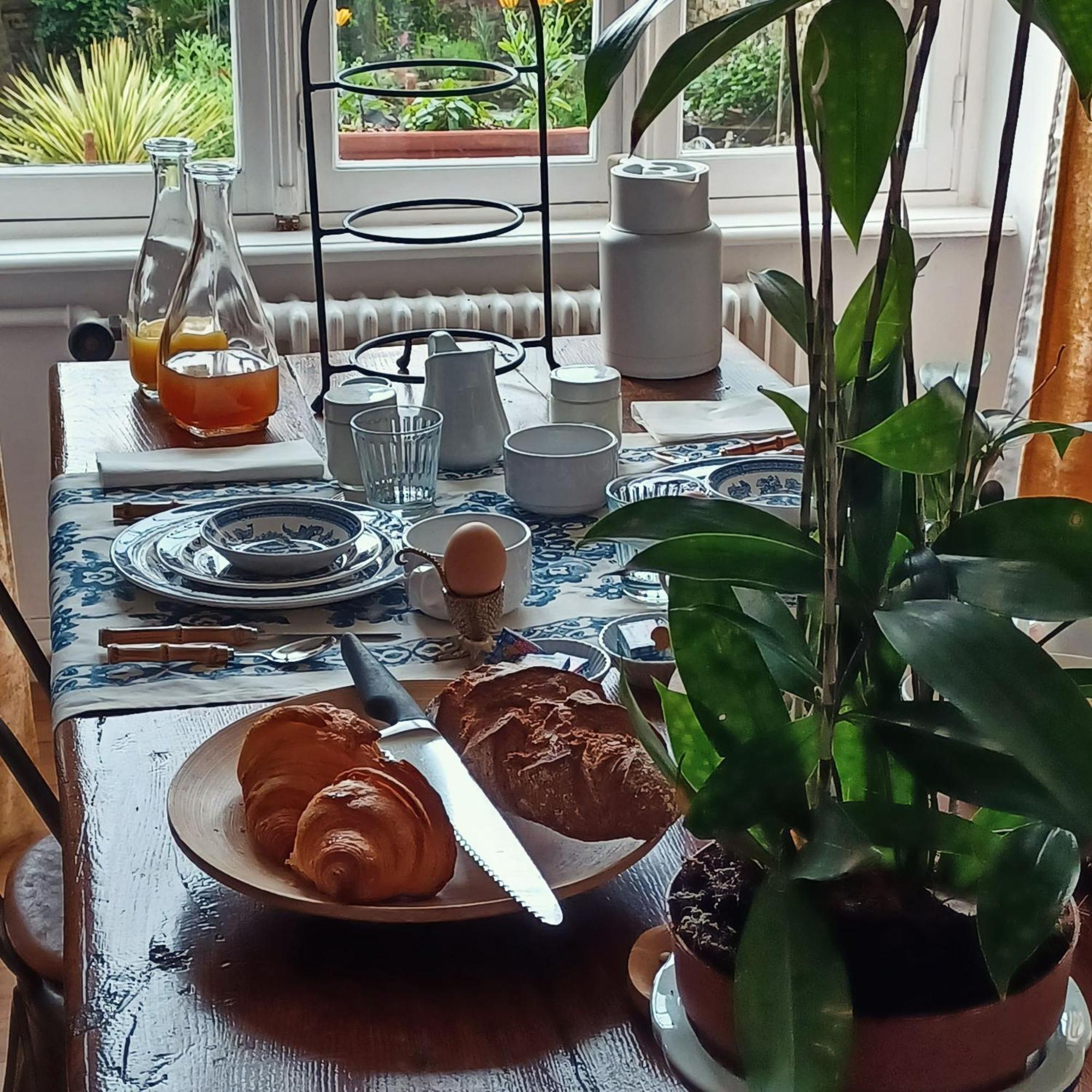 Le Banellou Bed & Breakfast แก็งแปร์ ภายนอก รูปภาพ