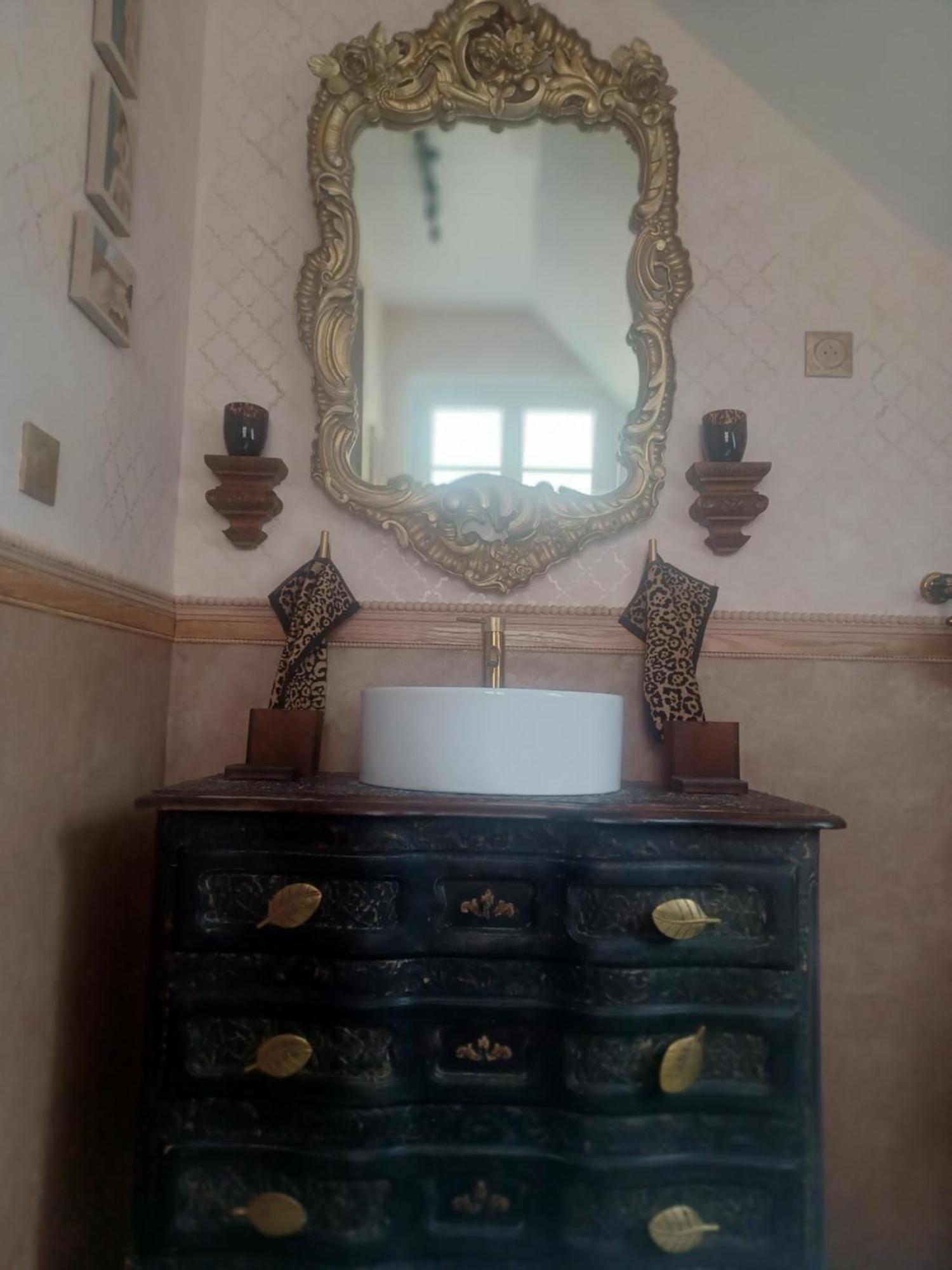 Le Banellou Bed & Breakfast แก็งแปร์ ภายนอก รูปภาพ
